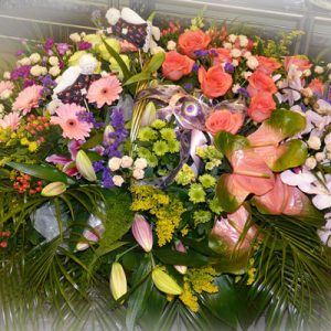 Корзины цветов на юбилеи и торжества