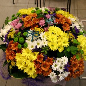 Букет из хризантем разных цветов